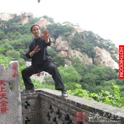 男人七十歲還精力旺盛只因堅持這個動作