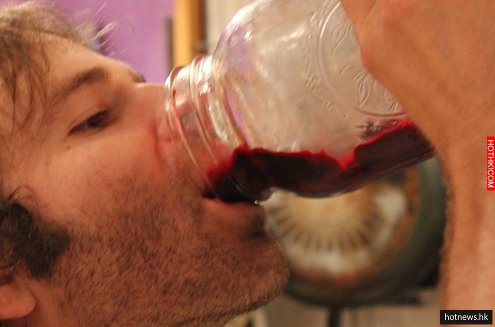 This Man Has Eaten Nothing But Raw Meat For Past Seven Years Article header image
