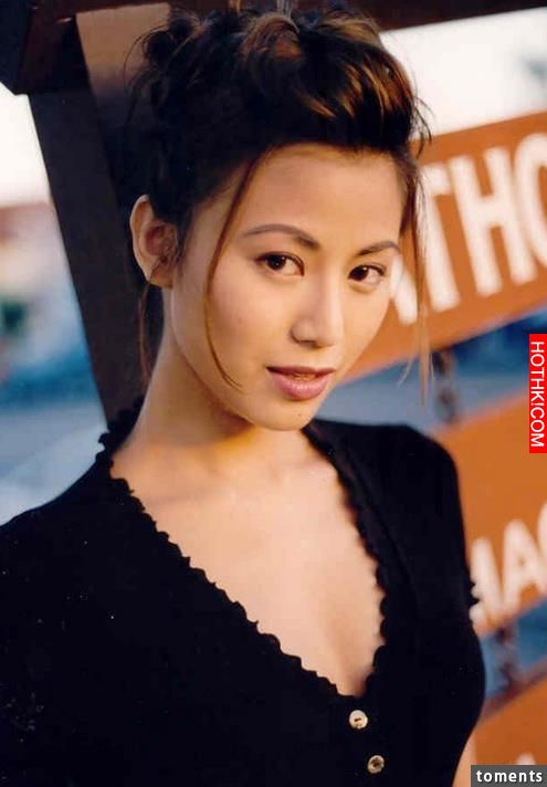 她是钟楚红接班人却沦为三级艳星，与吴镇宇传绯闻，如今无戏可拍