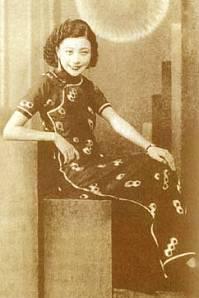 她是舊上海風華絕代的影后，25歲時自殺，不少粉絲為其服毒自盡