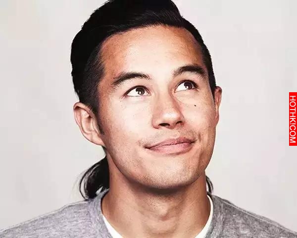 25歲賺了3.5億後，他賣光了家裡的所有東西