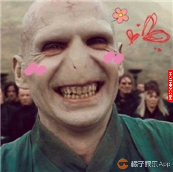 你以為他只是《哈利波特》中負責嚇唬人的伏地魔，其實他的演技超乎你的想像！