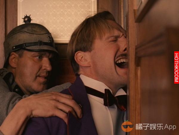 你以為他只是《哈利波特》中負責嚇唬人的伏地魔，其實他的演技超乎你的想像！