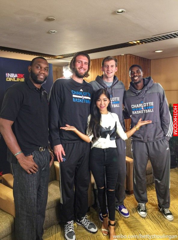 NBA美女主播周玲安示爱林书豪（这主播也太漂亮了吧！）