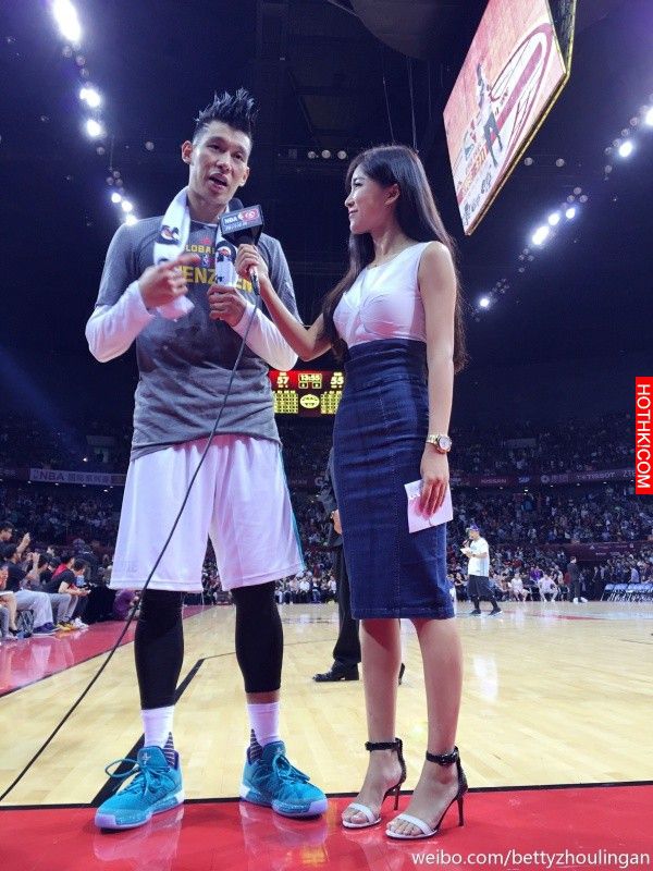 NBA美女主播周玲安示爱林书豪（这主播也太漂亮了吧！）