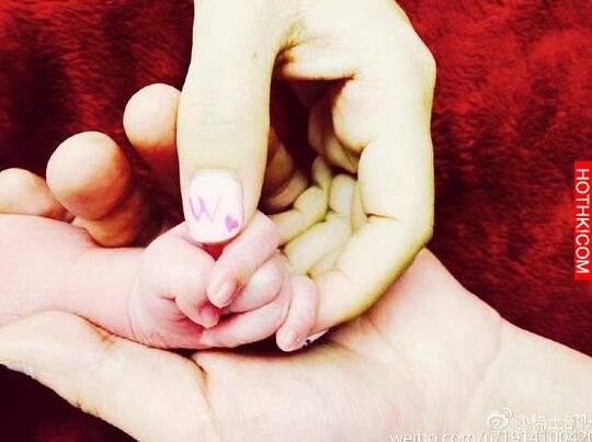「章子怡」生下這麼可愛的「女兒」...沒想到老公「汪峰」前女友卻酸了「一句話」...讓 ...