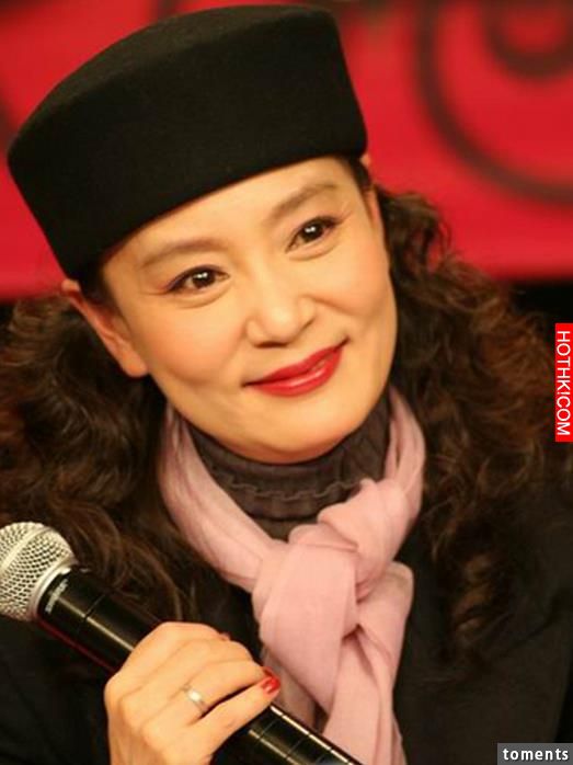 她是最會演戲的瓊瑤女郎，范冰冰袁姍姍的恩人，中年喪夫膝下無子