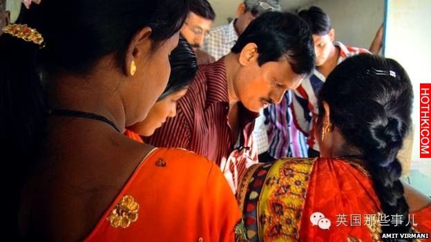 印度「月經男」他連續5天穿著沾上羊血的衛生棉在街上晃...妻子竟然跟他離婚！4年後全 ...