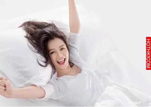 她被成龍譽為不老妖精，41歲仍保持童顏竟然是靠它！