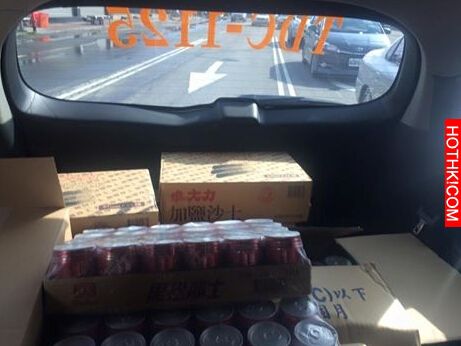 傻眼！善心人買了幾千元飲料打算發放給搜救人員，沒想到「慈X」整箱幹走放在「這個地 ...