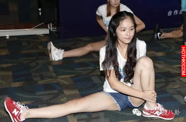周星馳是如何從12萬佳麗中選出林允這條美人魚的？