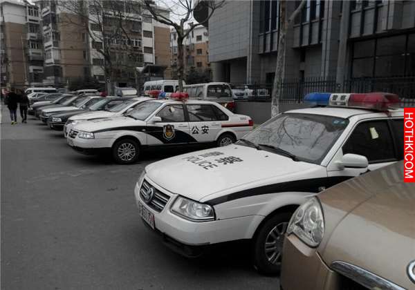 停車時，千萬一定要用「倒車入庫」不然你就太傻了！沒想到這樣停，才能防止「這些事情 ...