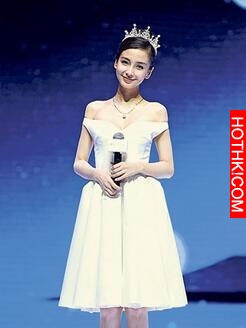 Angelababy婆家吃團圓飯素顏顏值變化太大了