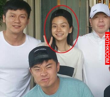Angelababy婆家吃團圓飯素顏顏值變化太大了