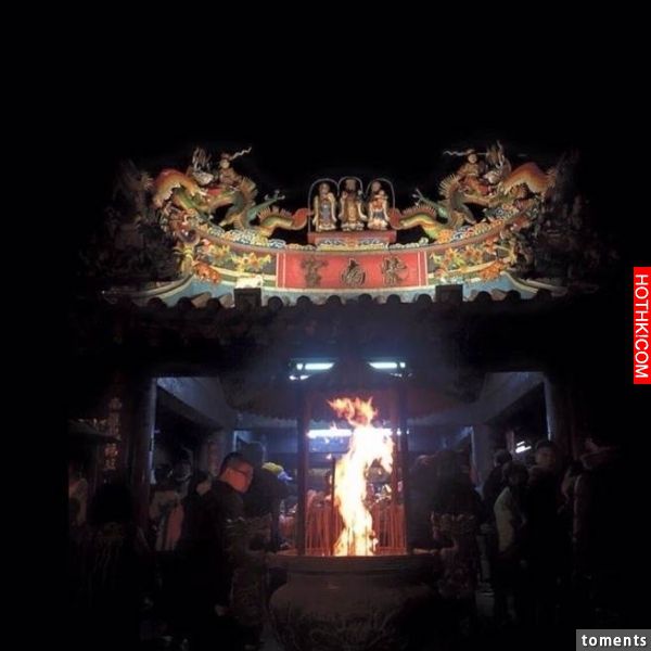 紫南宮天公爐　發出龍形火、鳳形燄