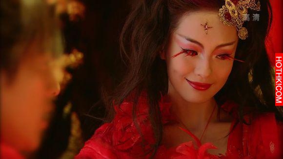 她早年出道貌美如花，色誘過胡歌又被范冰冰提攜做主演如今消失