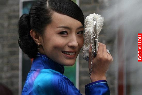她早年出道貌美如花，色誘過胡歌又被范冰冰提攜做主演如今消失