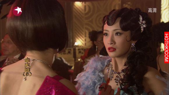 她早年出道貌美如花，色誘過胡歌又被范冰冰提攜做主演如今消失
