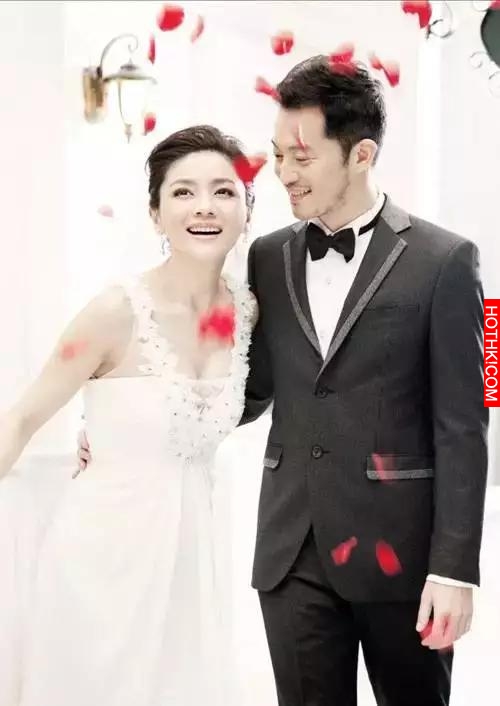 她曾被黃曉明『拋棄』,與baby傻傻分不清,如今幸福美滿.