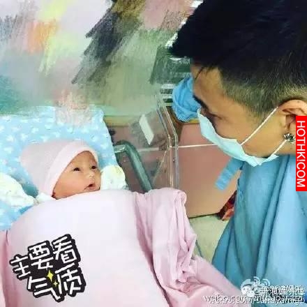 歐弟女兒鼻樑逆天，小周周睫毛長得嚇人，被星二代的嬰兒照秒殺了！