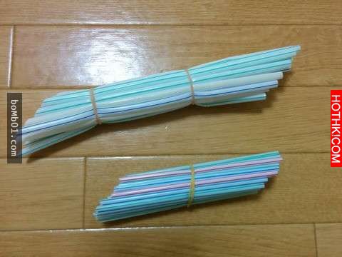 他把吸管當成噴嘴黏在吸塵器時老媽叫他不要胡鬧，但是吸不到幾分鐘竟然出現奇蹟！ ...