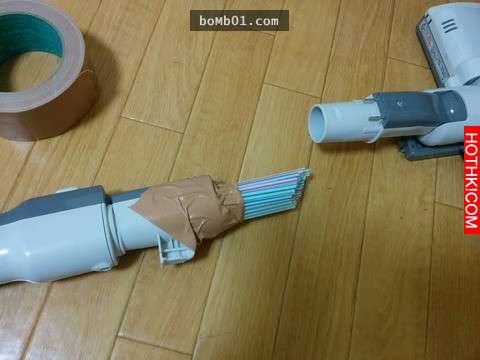 他把吸管當成噴嘴黏在吸塵器時老媽叫他不要胡鬧，但是吸不到幾分鐘竟然出現奇蹟！ ...