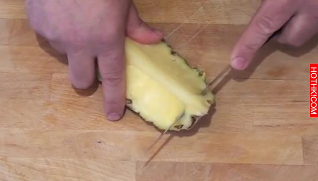 不用削皮就能吃到鳳梨肉，懶人大法做鳳梨船（多圖做法必會）