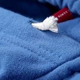 「帽子繫繩」不小心抽出怎麼辦?! 她用一根吸管，不到30秒輕鬆穿回去！趕快學起來！！ ...