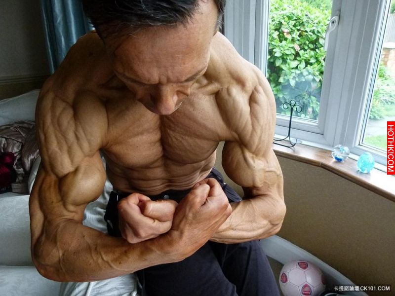 全球體脂第一低！超威猛48歲搬運工　如標本般的肌肉殺翻一票體壇巨星！ ...