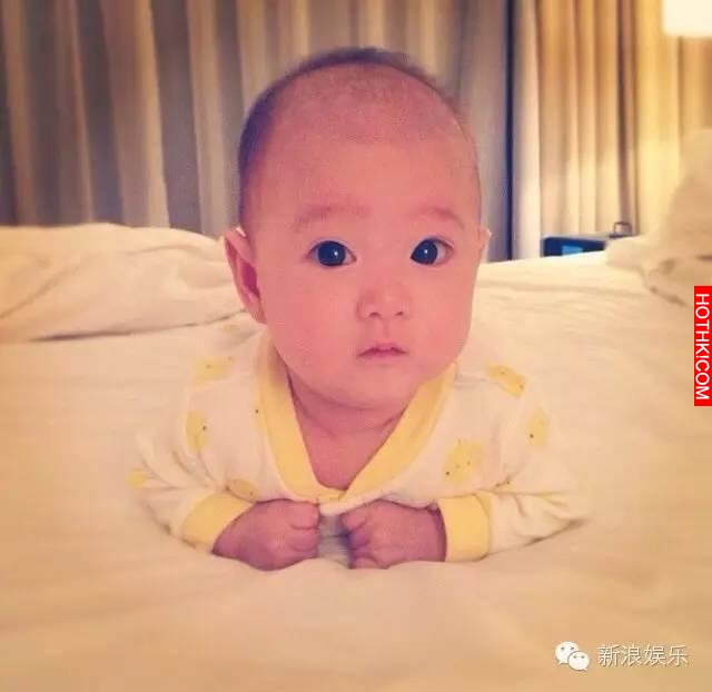 歐弟女兒鼻樑逆天，小周周睫毛長得嚇人，被星二代的嬰兒照秒殺了！