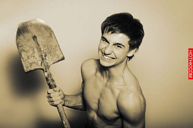 以I've a shovel. Let's play 为标题的图片