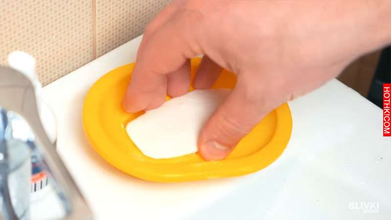 驚！她把黏毛髮的工具纏上了「這個東西」永遠都能重複使用！連「大賣場員工」都看傻了 ...