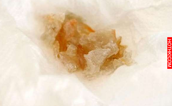 她覺得從菜市場買的大蝦好像有點怪怪的，於是撥開蝦殼檢查…結果竟挖出「絕對不能吃下 ...