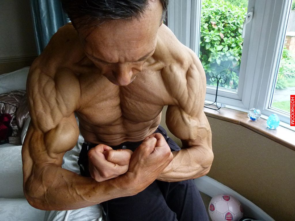 45歲搬磚工體脂逆天:肌肉如標本完爆C羅喬丹