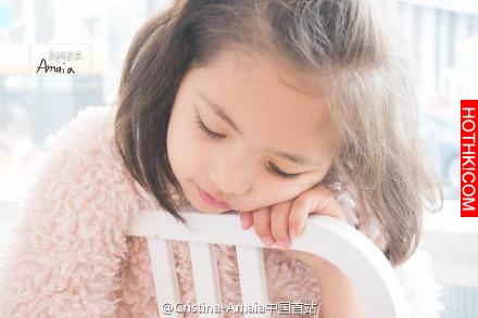 珍藏多年的表情包長大了，這個史上最美混血baby竟然殘了！