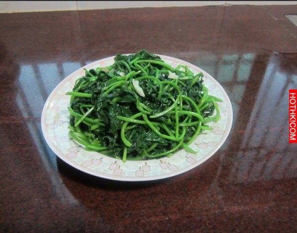 蒜炒蕃薯葉oQ.jpg