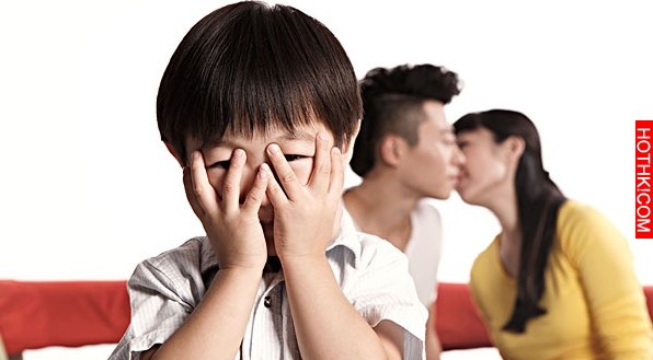 媽媽大方分享『小孩在一旁該如何房事』，被網友讚到爆！這方法真的太棒了！ ...