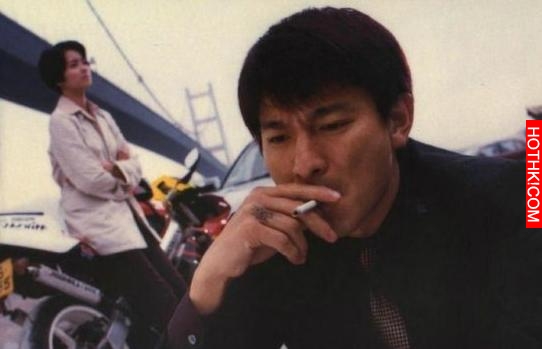 明星抽菸照哪個最有范，快來看看自家偶像的另一面！