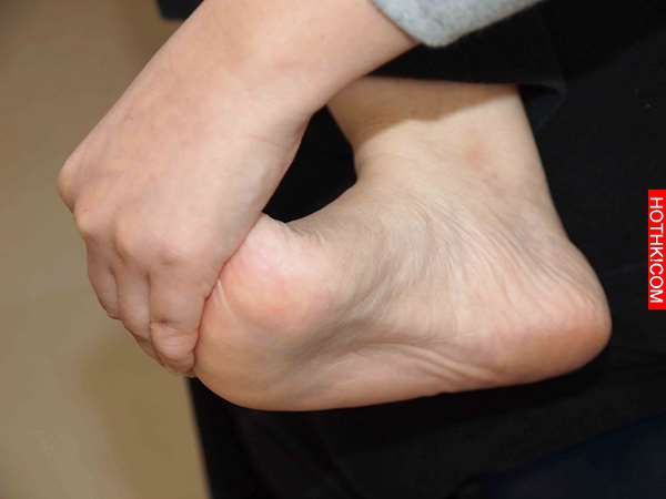 他用「漱口水」泡腳時，大家看傻眼！但1週後竟有超厲害效果！醫師看了都拍手叫好！！ ...