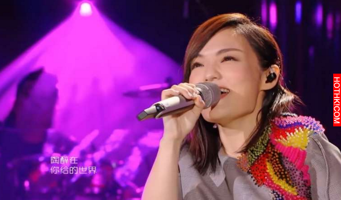 徐佳瑩以超嚇人肺活量演唱張韶涵的「這首歌」，全場歌手都起立叫好！李玟更是忍不住起 ...
