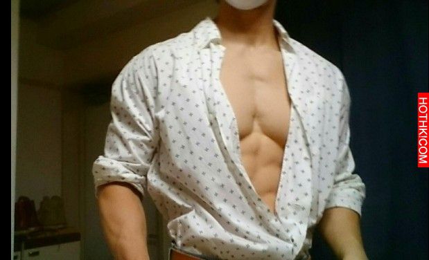 1年練出超完美「倒三角」外加「爆乳」巨胸，他竟然只靠「這一招」辦到！魯肥宅們看到 ...