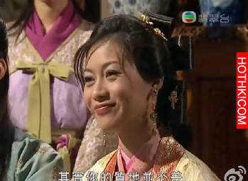 英皇一姐卻常年演配角，與謝霆峰談戀愛，卻嫁給了陳奕迅的老鄰居