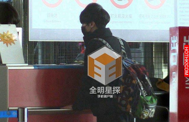 獨家：除夕慶生機場惜別鄧紫棋華晨宇戀情曝光
