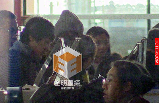 獨家：除夕慶生機場惜別鄧紫棋華晨宇戀情曝光