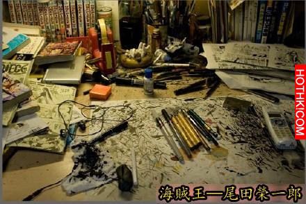 JUMP知名漫畫家的工作桌比較!!當看到「富堅」的工作臺的時候...網友大聲齊呼:我就知道 ...