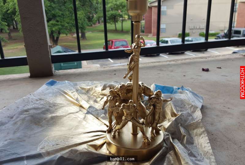 他把簡陋的超級英雄玩具黏在燈座上，然後噴漆…最後螢幕裡出現的作品絕對會讓你WOW不 ...