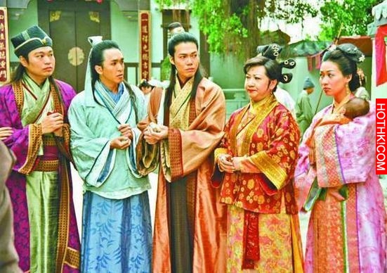 他是身家數億的土豪，一人獨享兩女友，卻心甘情願在TVB打醬油