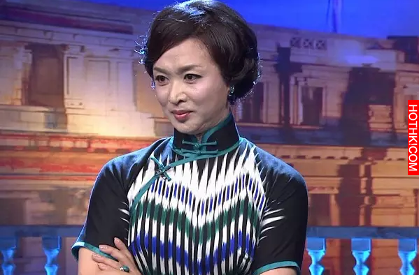 57歲女子嫁小19歲老公，生三胞胎，老公一出驚呆全場！