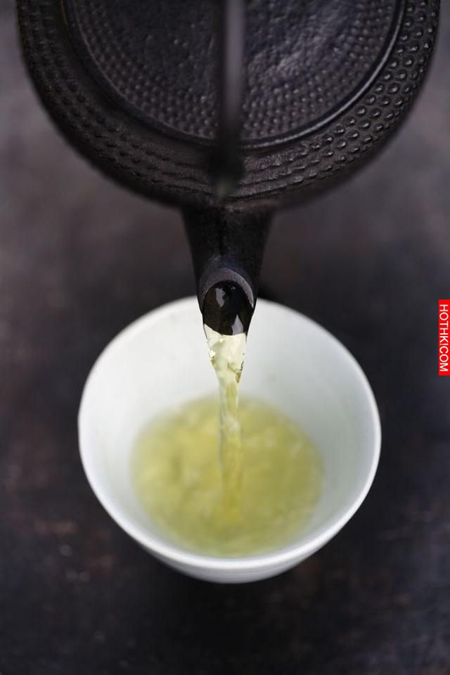 太神奇！我把隔夜茶「這樣用」，沒想到不只眼睛清晰了，連頭髮都長出來了！ ...