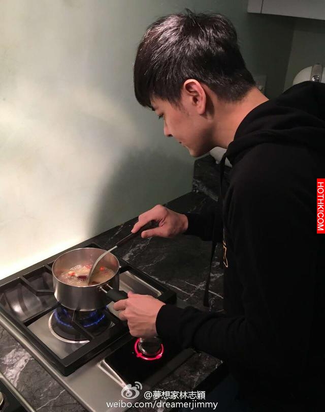 林志穎深夜曬自拍不僅被搶鏡還意外出糗